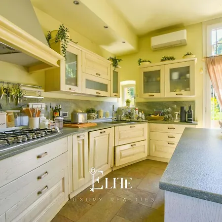 Donna Franca Villa Meina