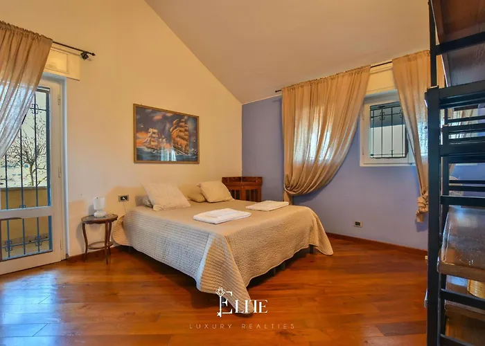 Donna Franca Villa *