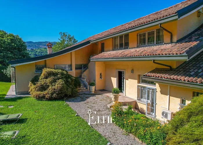 Donna Franca Villa *